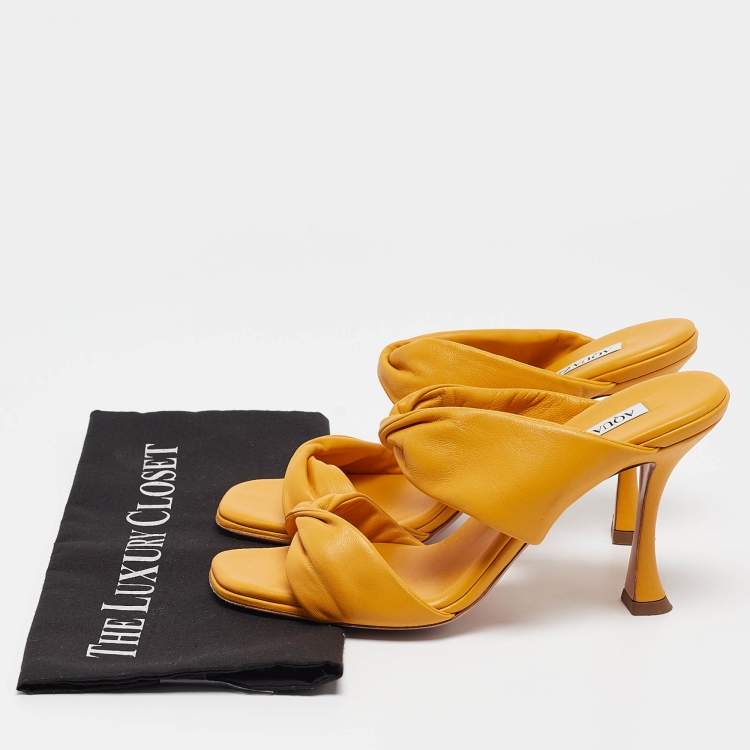 مملوكة مسبقًا Aquazzura Yellow Leather Twist Slide Sandals Size 40