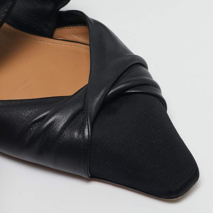 مملوكة مسبقًا Aquazzura Black Leather and Canvas Mondaine Flat Mules Size 38
