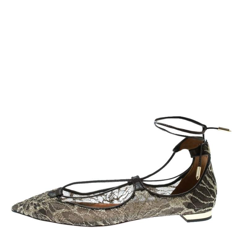 مملوكة مسبقًا Aquazzura Gold/Brown Lace Christy Lace Up Pointed Toe Flats Size 37