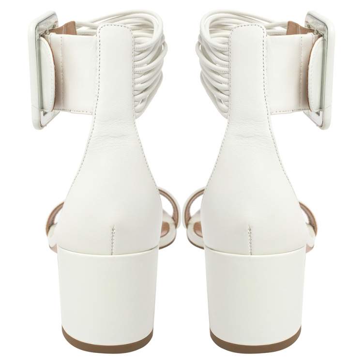 مملوكة مسبقًا Aquazzura White Leather Casablanca Sandals Size 38.5