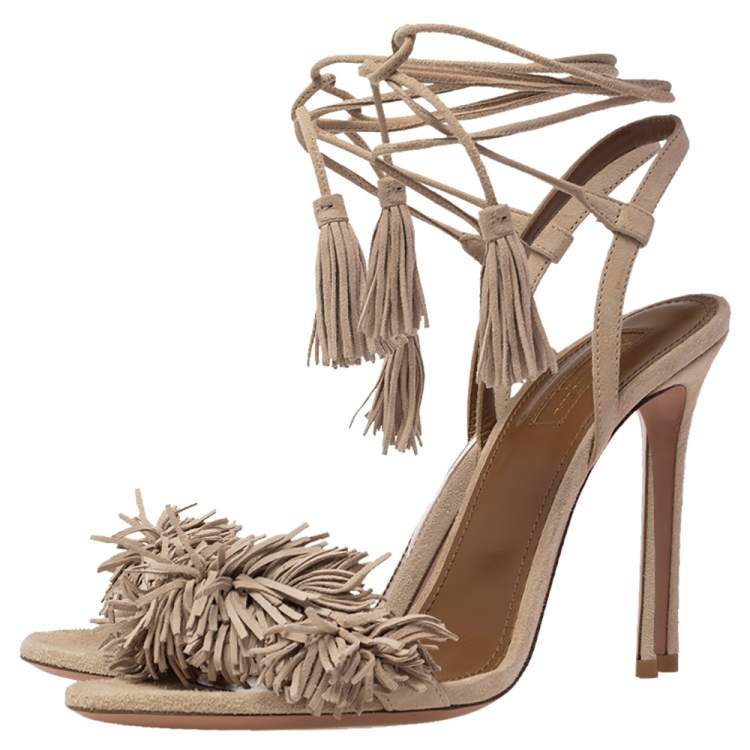 مملوكة مسبقًا Aquazzura Beige Suede Leather Wild Thing Fringe Ankle Wrap Sandals Size 39.5