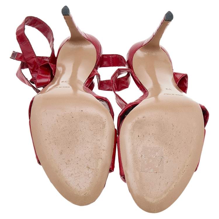 مملوكة مسبقًا Altuzarra Red Eel Leather 'Zuni' Knotted Sandals Size 39