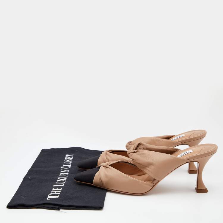مملوكة مسبقًا Aquazzura Beige/Black Leather and Fabric Twist Cap Toe Mules Size 36.5