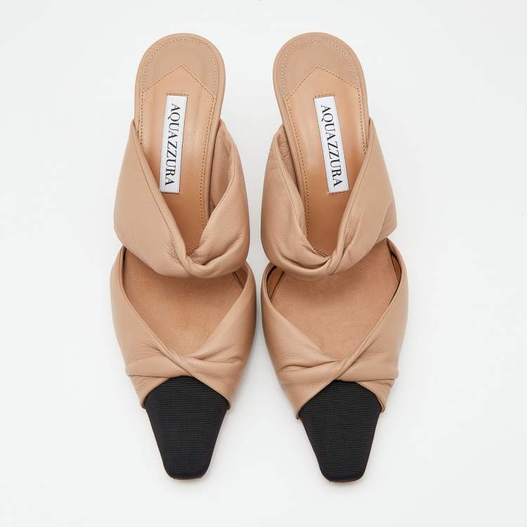 مملوكة مسبقًا Aquazzura Beige/Black Leather and Fabric Twist Cap Toe Mules Size 36.5