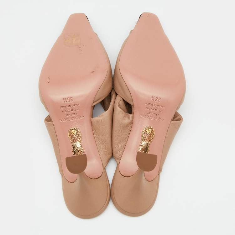 مملوكة مسبقًا Aquazzura Beige/Black Leather and Fabric Twist Cap Toe Mules Size 36.5