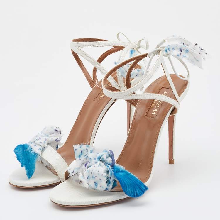 مملوكة مسبقًا Aquazzura White/Blue Raffia and Floral Applique Fabric Ankle Strap Sandals Size 38.5