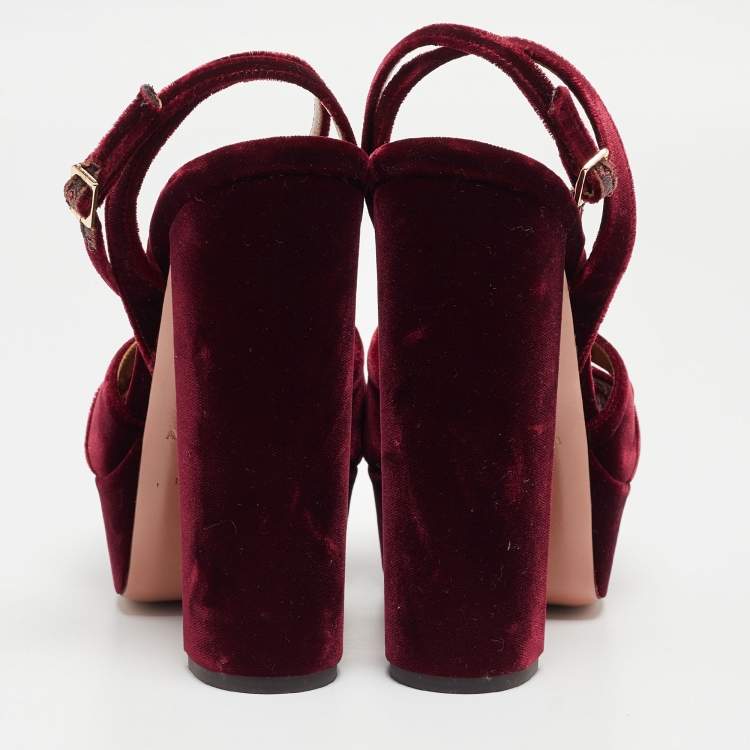 مملوكة مسبقًا Aquazzura Burgundy Knotted Velvet Mira Sandals Size 36.5