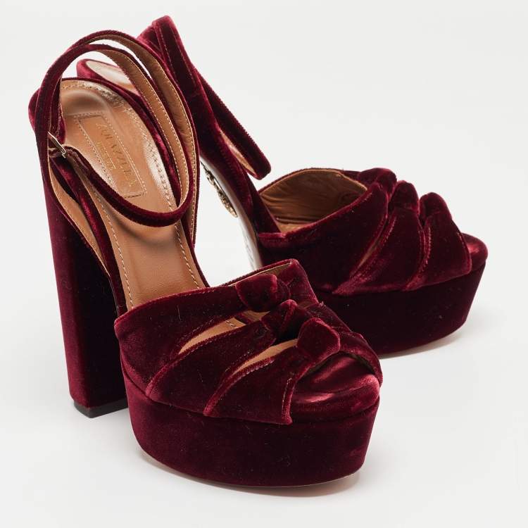 مملوكة مسبقًا Aquazzura Burgundy Knotted Velvet Mira Sandals Size 36.5