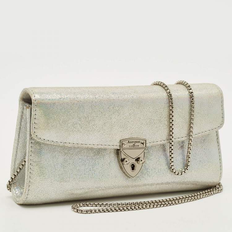 مملوكة مسبقًا Aspinal Of London Mayfair Silver Textured Leather Chain Clutch