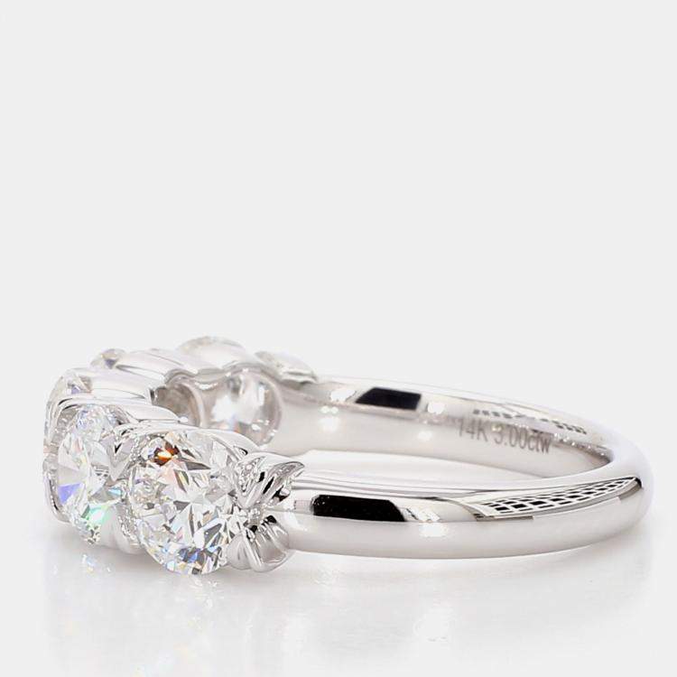 مملوكة مسبقًا 3.02 cts Round Lab Grown Diamond 14k White Gold 5 Stone Wedding Band US 7