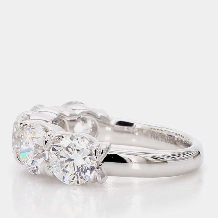 مملوكة مسبقًا 5.00 cts Round Lab Grown Diamond 14k White Gold 5 Stone Wedding Band US 7