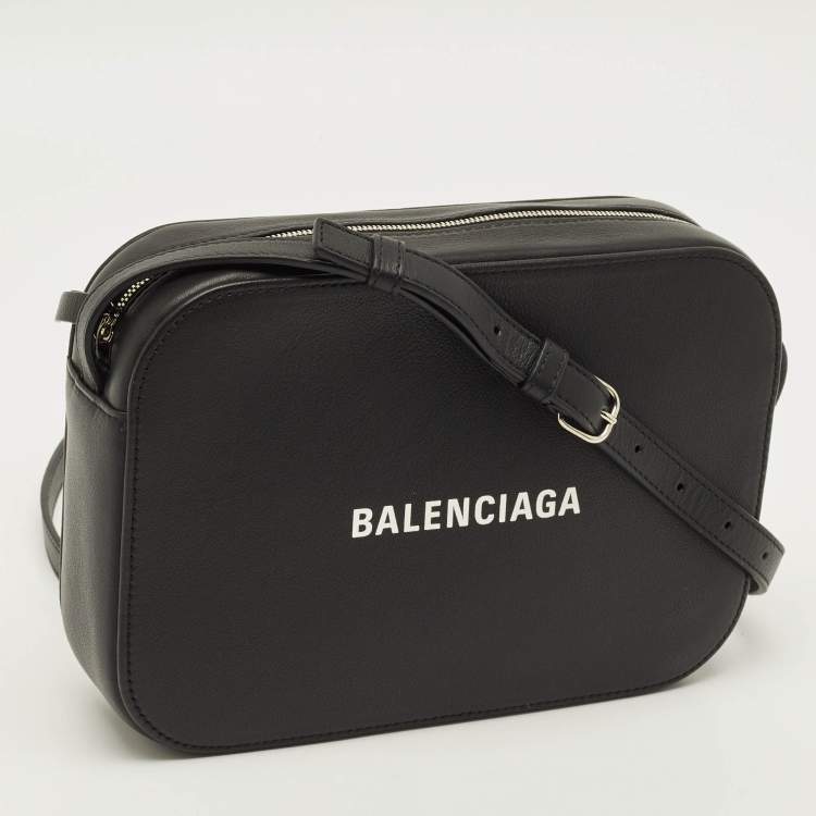 Pre Owned Balenciaga Everyday Small Black Leather Camera Shoulder Bag