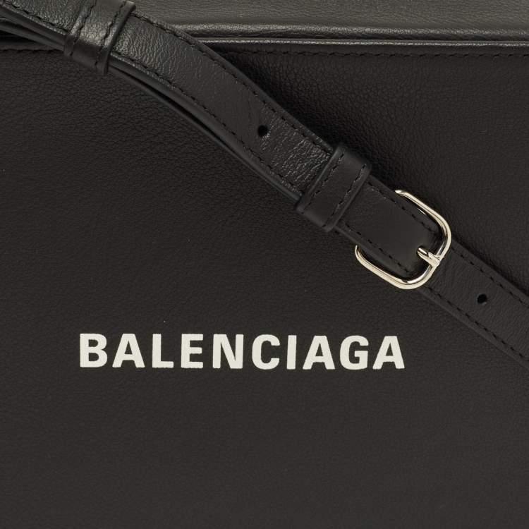 Pre Owned Balenciaga Everyday Small Black Leather Camera Shoulder Bag