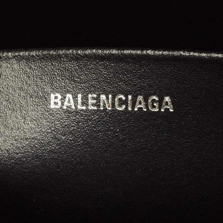 Pre Owned Balenciaga Everyday Small Black Leather Camera Shoulder Bag