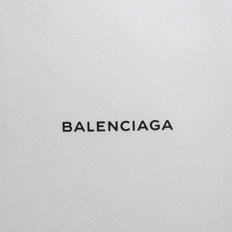 مملوكة مسبقًا Balenciaga White Leather Medium Logo Print North South Shopper Tote