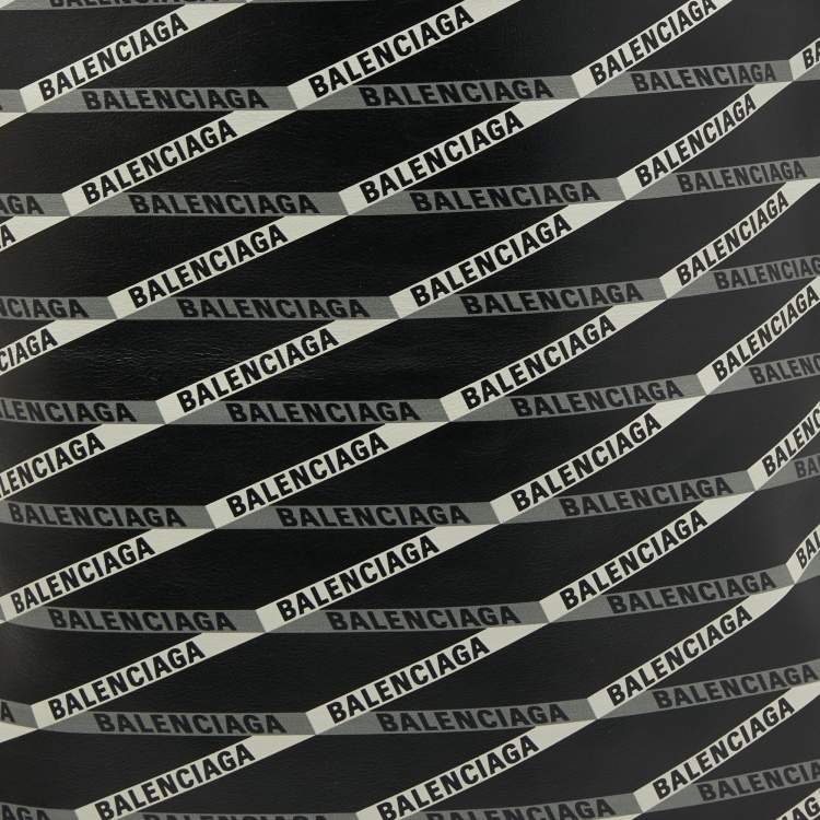 Pre Owned Balenciaga Black Leather Plastic S Shopper Clutch