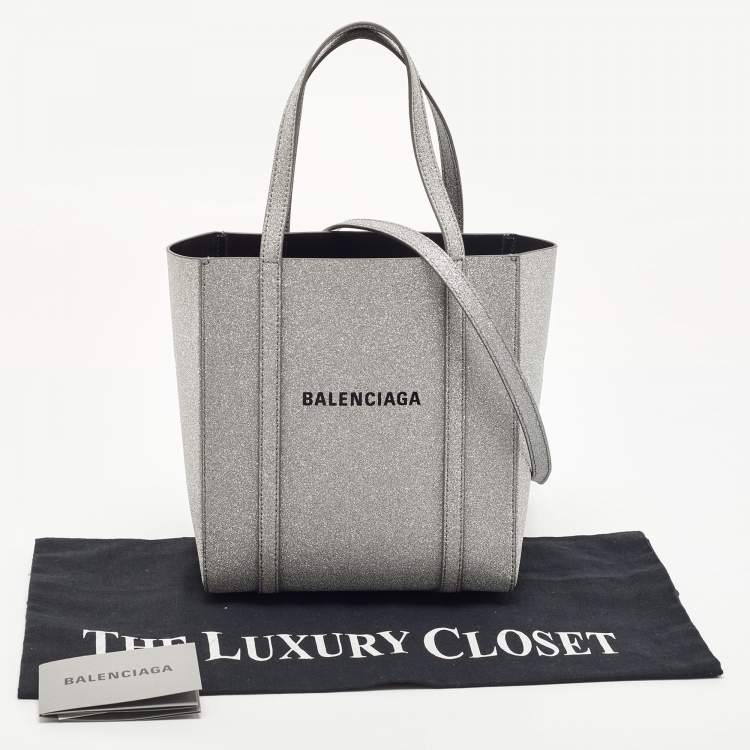مملوكة مسبقًا Balenciaga Silver Glitter Leather XXS Everyday Tote