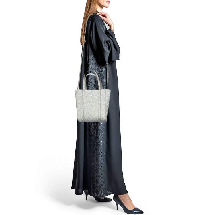 مملوكة مسبقًا Balenciaga Silver Glitter Leather XXS Everyday Tote