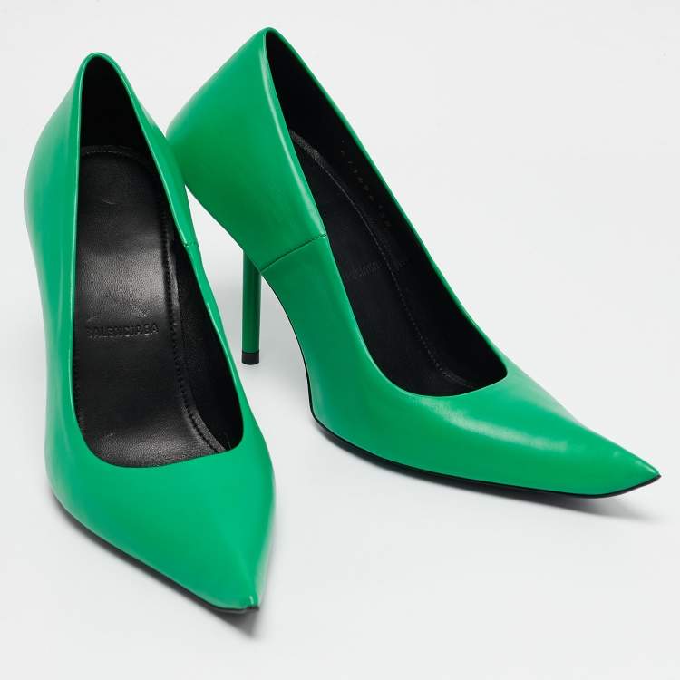 Pre Owned Balenciaga Green Leather Essex Pointed Toe Pumps Size 38