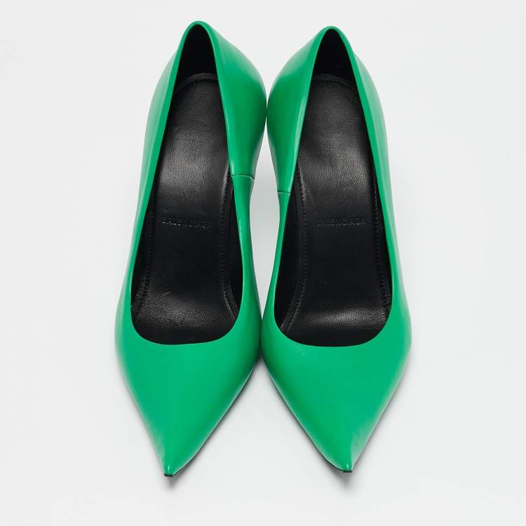 Pre Owned Balenciaga Green Leather Essex Pointed Toe Pumps Size 38