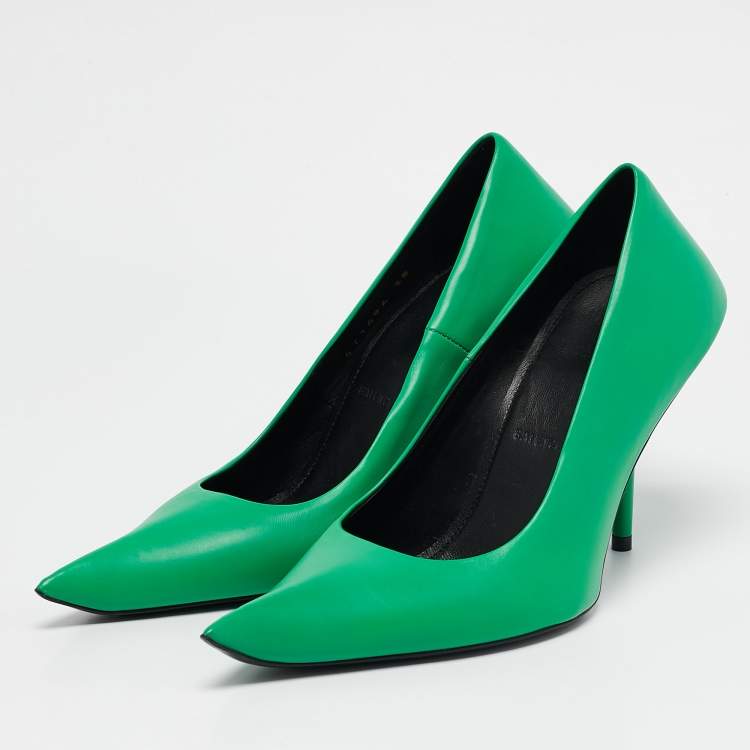 Pre Owned Balenciaga Green Leather Essex Pointed Toe Pumps Size 38