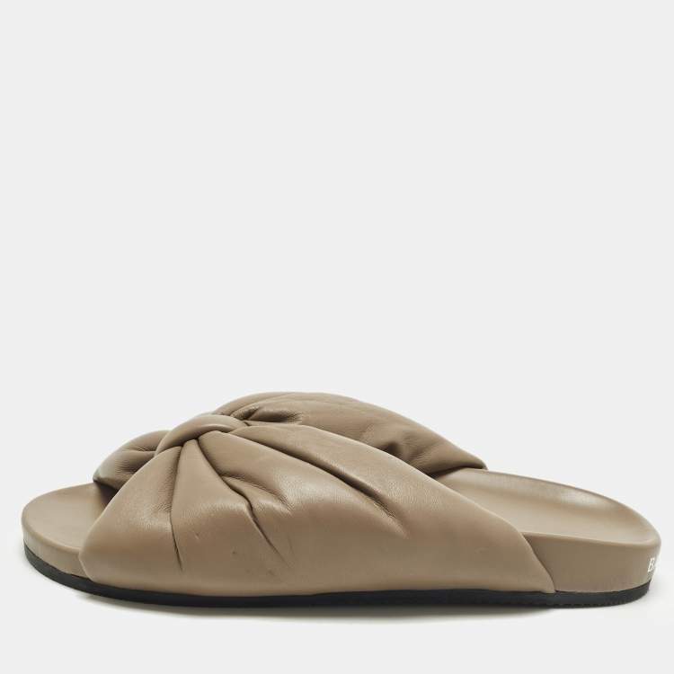 Pre Owned Balenciaga Size 40 Grey Leather puffy Knot Flat Slide