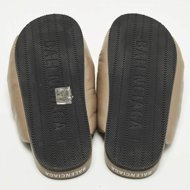 Pre Owned Balenciaga Size 40 Grey Leather puffy Knot Flat Slide