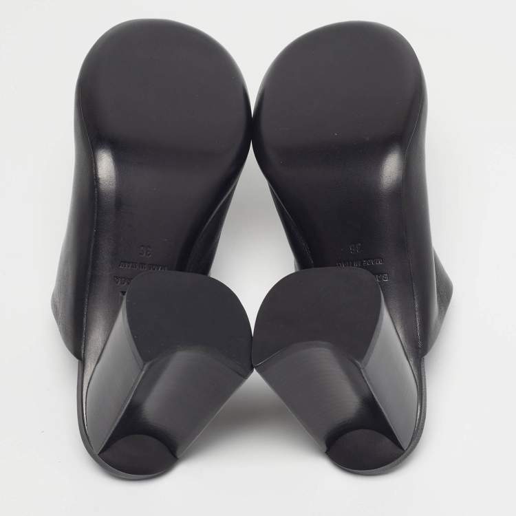 Pre Owned صندل بالنسياغا كعب روكى قفاز جلد أسود مقاس 38.5