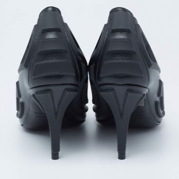 Pre Owned Balenciaga Black Leather And Rubber Cut Out Pointed Toe Pumps Size 37