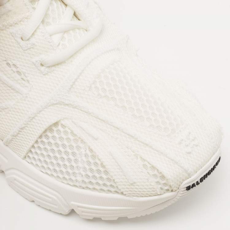 مملوكة مسبقًا Balenciaga White Fabric  Lace Up Sneakers Size 39