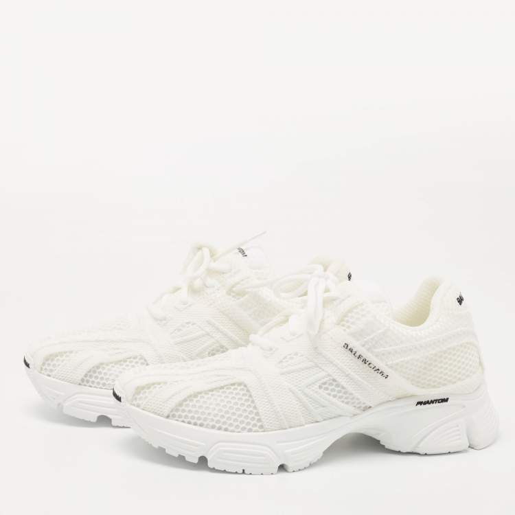 مملوكة مسبقًا Balenciaga White Fabric  Lace Up Sneakers Size 39