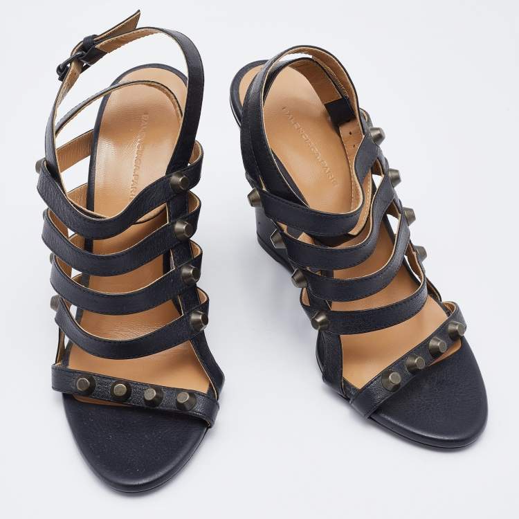 مملوكة مسبقًا Balenciaga Black Leather Arena Studded Gladiator Wedge Sandals Size 37.5