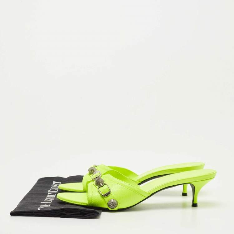 مملوكة مسبقًا Balenciaga Neon Yellow Leather Cagole Slide Sandals Size 41