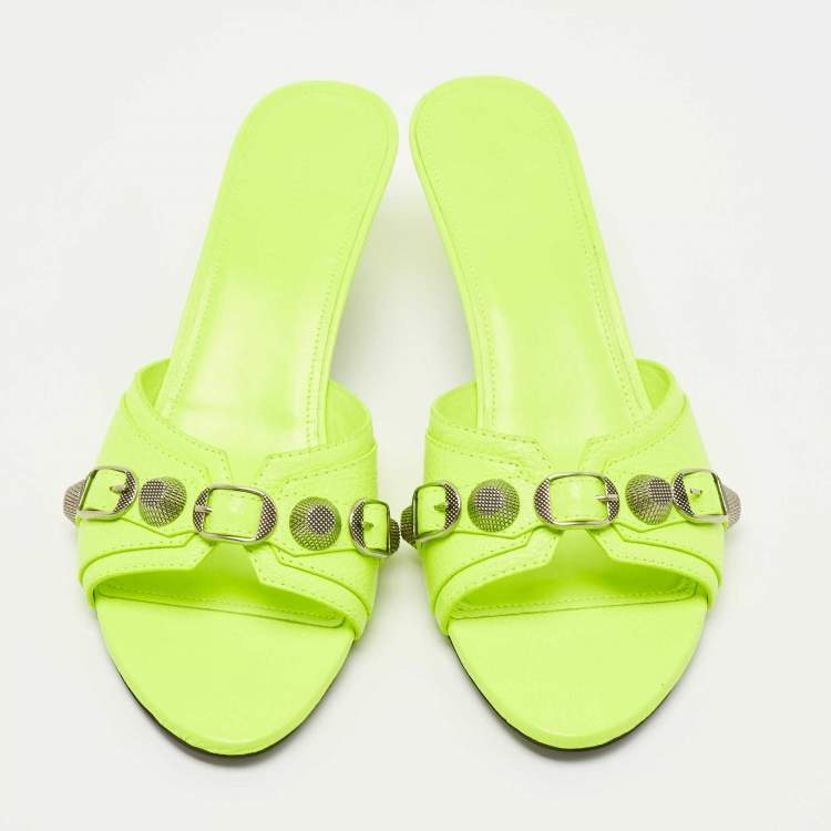 مملوكة مسبقًا Balenciaga Neon Yellow Leather Cagole Slide Sandals Size 41