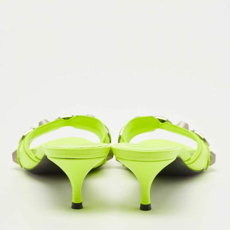 مملوكة مسبقًا Balenciaga Neon Yellow Leather Cagole Slide Sandals Size 41