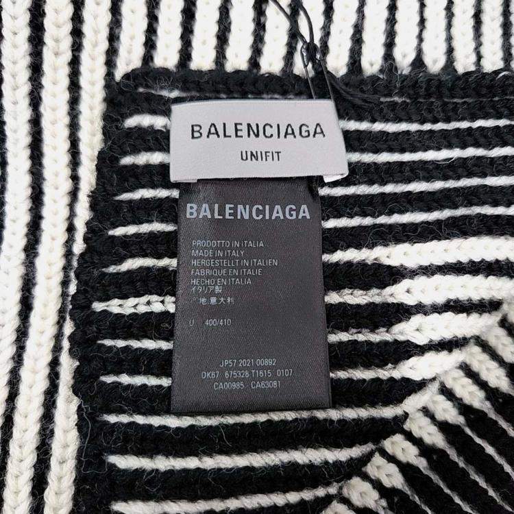 Pre Owned Balenciaga Black/White Wool Muffler