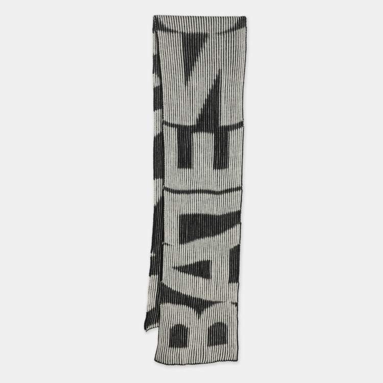 مملوكة مسبقًا Balenciaga Black/White Wool Muffler