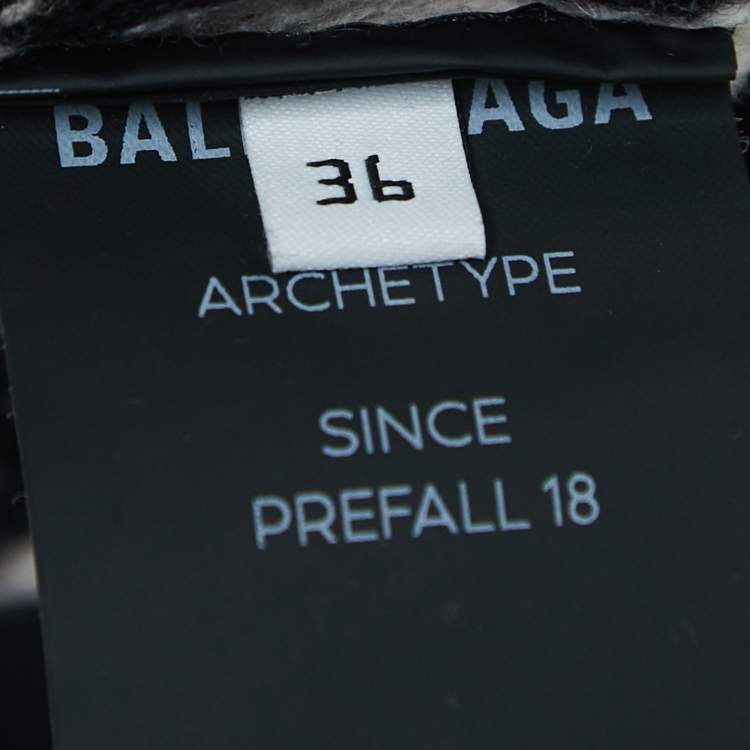 مملوكة مسبقًا Balenciaga Black All-Over Logo Wool-Blend Jumper S