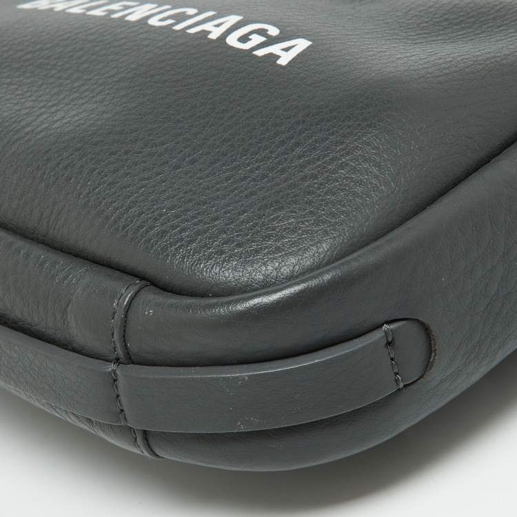Pre Owned Balenciaga Grey Leather Extra Small Everyday Camera Bag