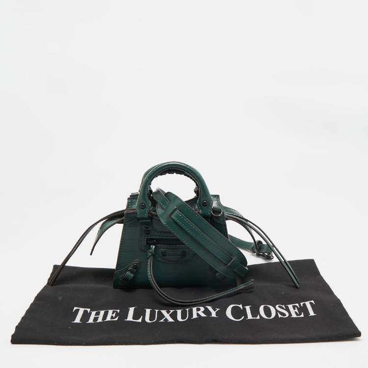 مملوكة مسبقًا Balenciaga Green Croc Embossed Leather Micro Neo Classic City Tote