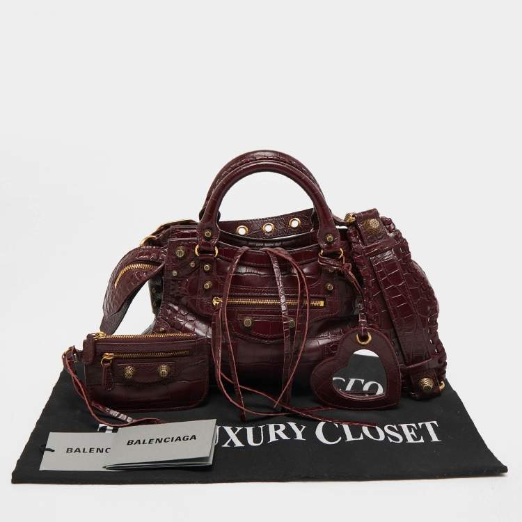 مملوكة مسبقًا Balenciaga Dark Red Croc Embossed Leather XS Neo Cagole Bag