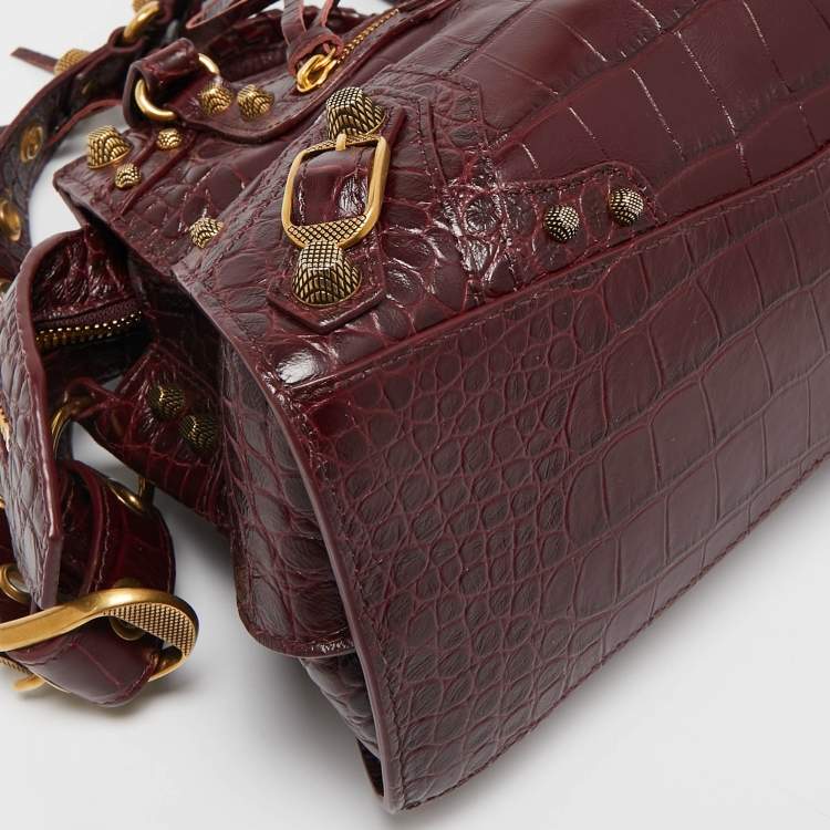 مملوكة مسبقًا Balenciaga Dark Red Croc Embossed Leather XS Neo Cagole Bag