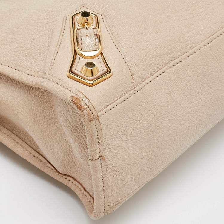 Pre Owned Balenciaga Beige Leather Small Metallic Edge Classic City Tote