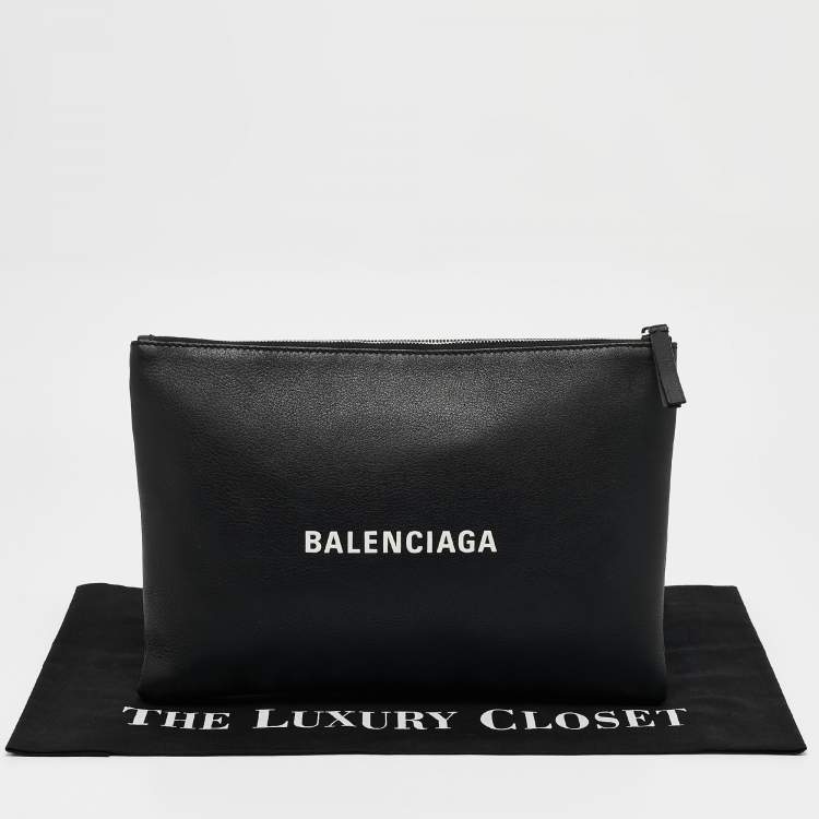 Pre Owned Balenciaga Black Leather Zip Pouch
