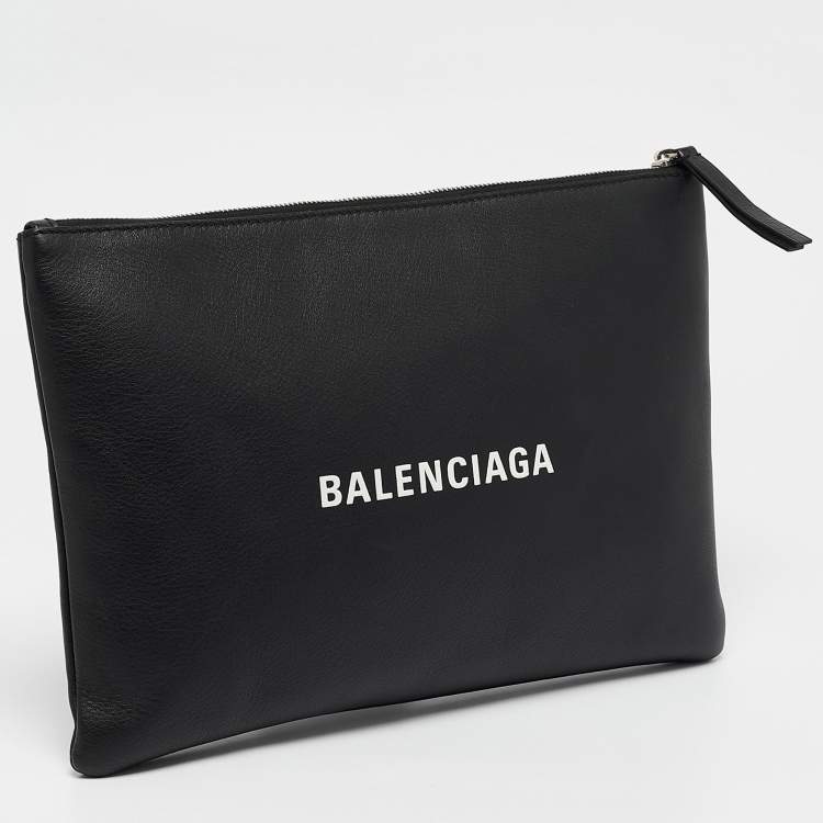 Pre Owned Balenciaga Black Leather Zip Pouch