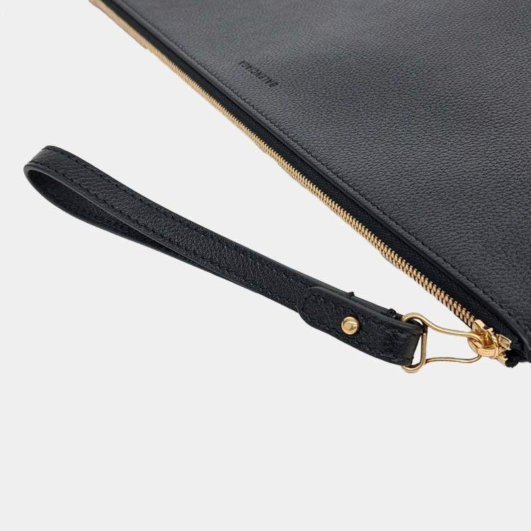 Pre Owned Balenciaga Black Leather clutch