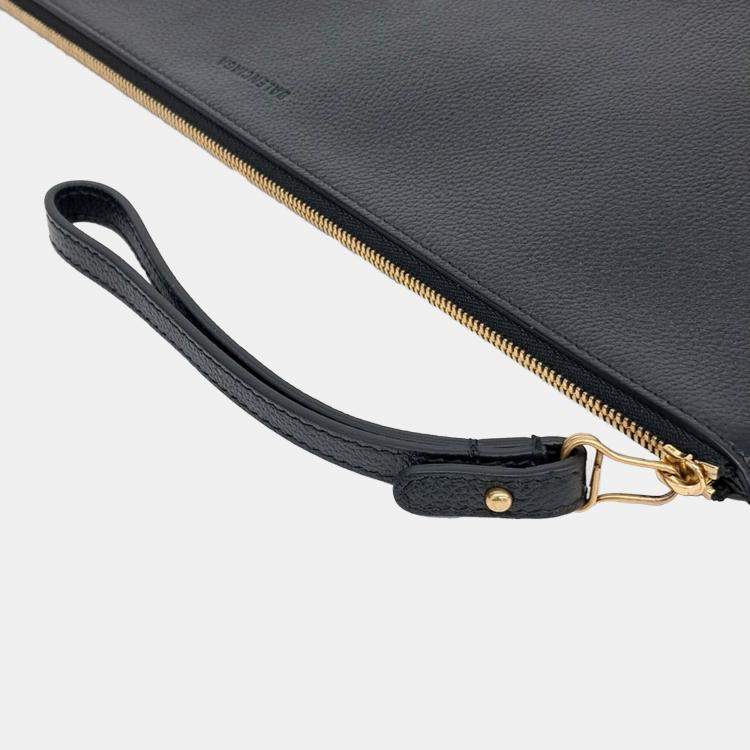 Pre Owned Balenciaga Black Leather clutch