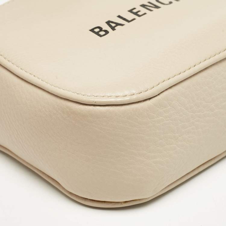 Pre Owned Balenciaga Beige Leather XS Everyday Camera Crossbody Bag