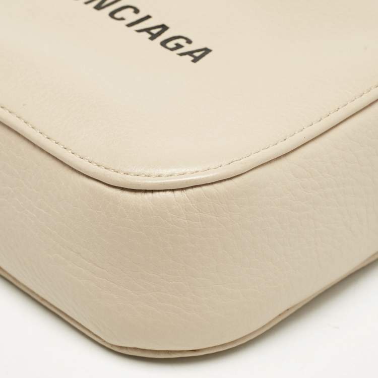 Pre Owned Balenciaga Beige Leather XS Everyday Camera Crossbody Bag