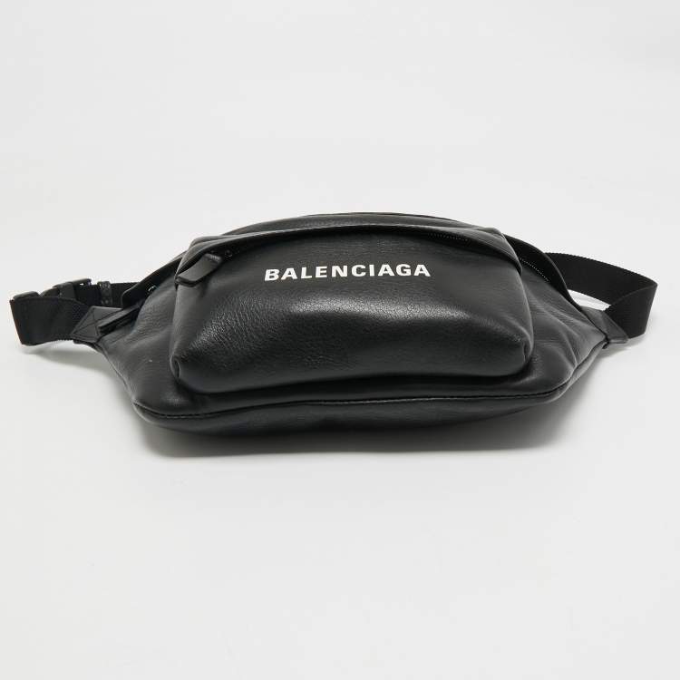 Pre Owned Balenciaga Black Leather Everyday Logo Belt Bag